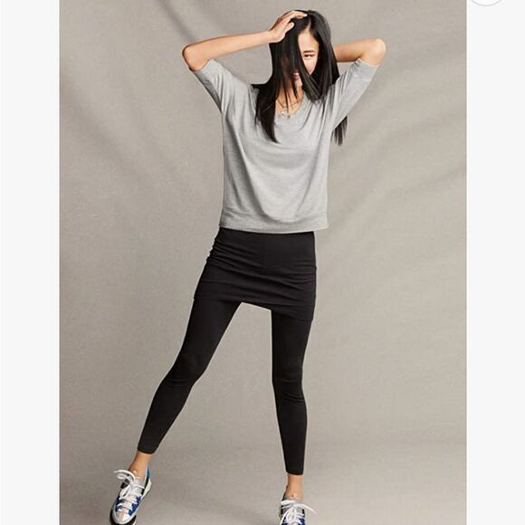 Cabi Center Tee #5554 - Picture 2 of 13